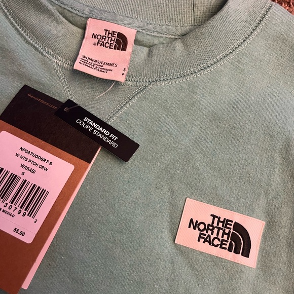 NWT north face pullover - Picture 2 of 3